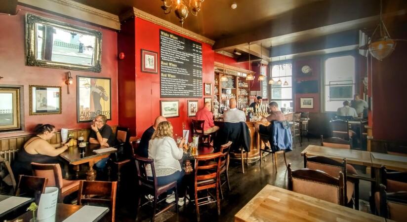 Best Sports Bars in London - The Burlington Arms