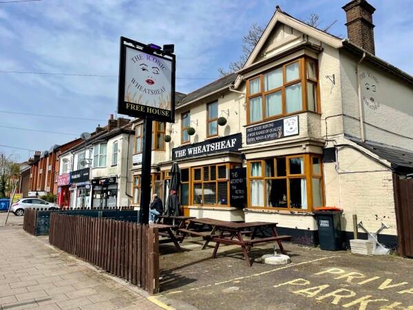 Best Sports Bars in Dunstable - Wheatsheaf