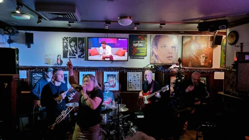 Best Sports Bars in Birmingham - White Horse