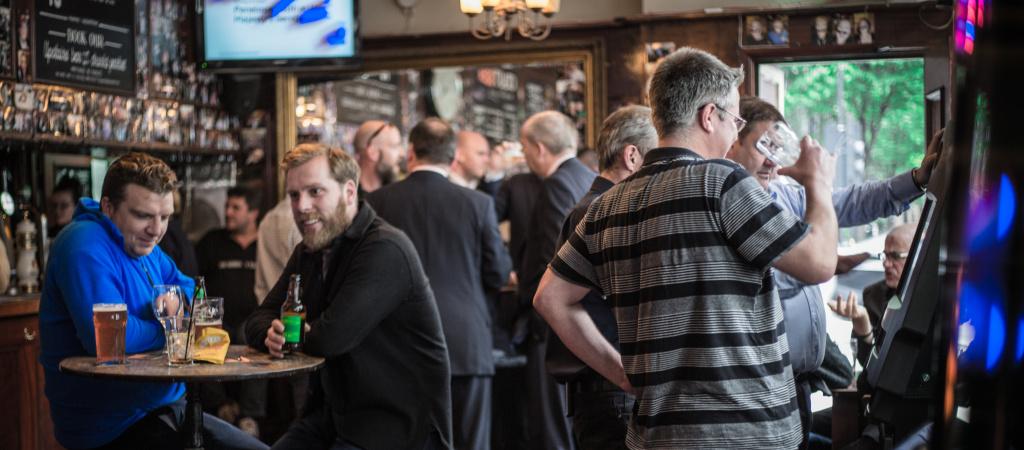 Best Sports Bars in London - Flying Horse