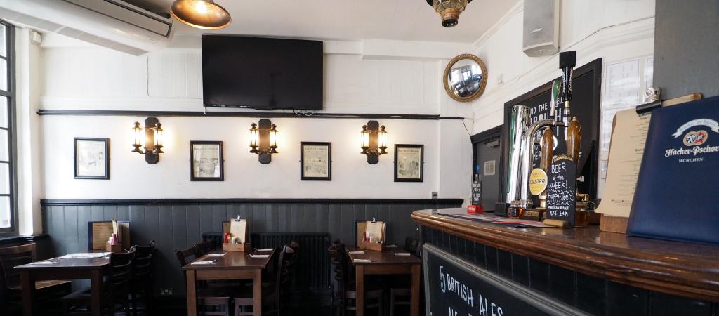 Best Sports Bars in London - St Christopher's Inn