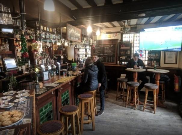 Best Sports Bars in Paris - The Bombardier