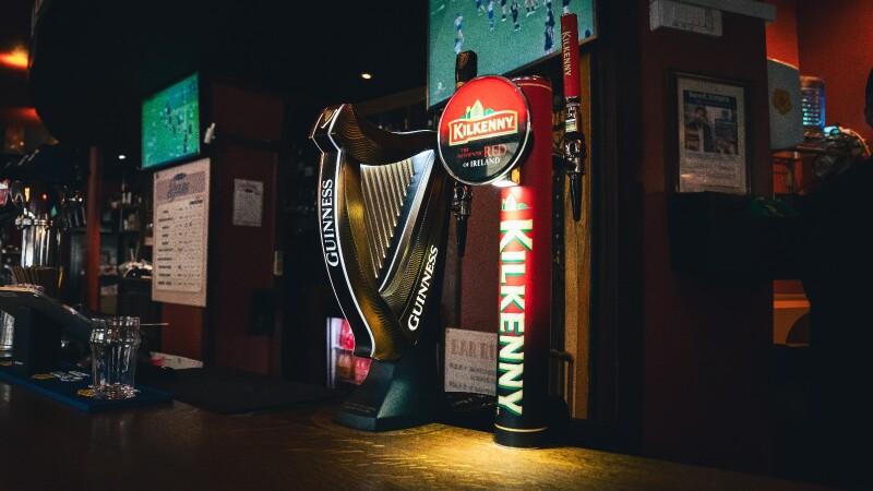 Best Sports Bars in Paris - The Bowler