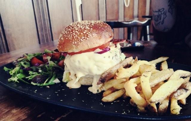 Best Sports Bars in Paris - The Cricketer