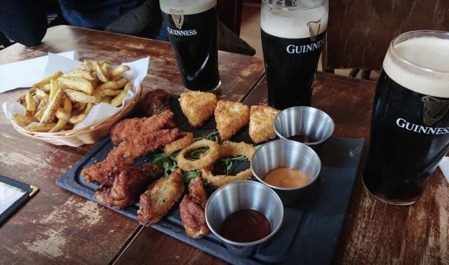 Best Sports Bars in Paris - The Cricketer