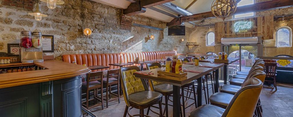 Best Sports Bars in Paris - The Frog at Bercy