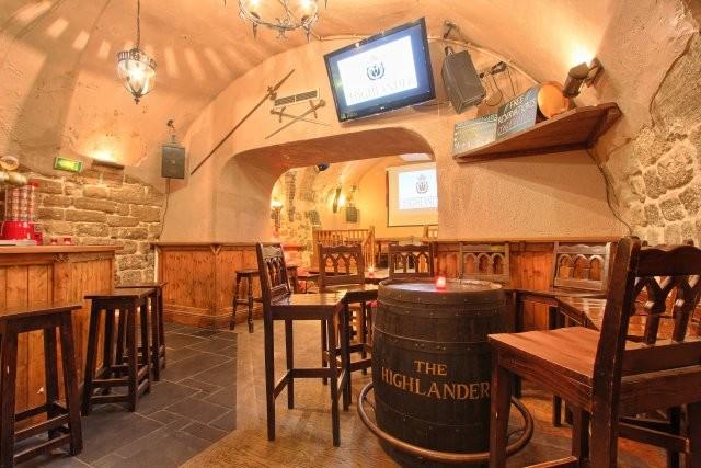Les Meilleurs Bars à Paris - The Highlander Scottish Pub Paris