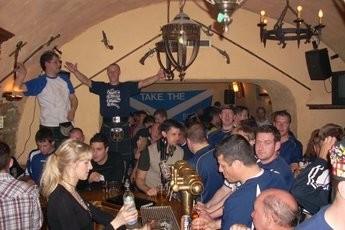 Les Meilleurs Bars à Paris - The Highlander Scottish Pub Paris