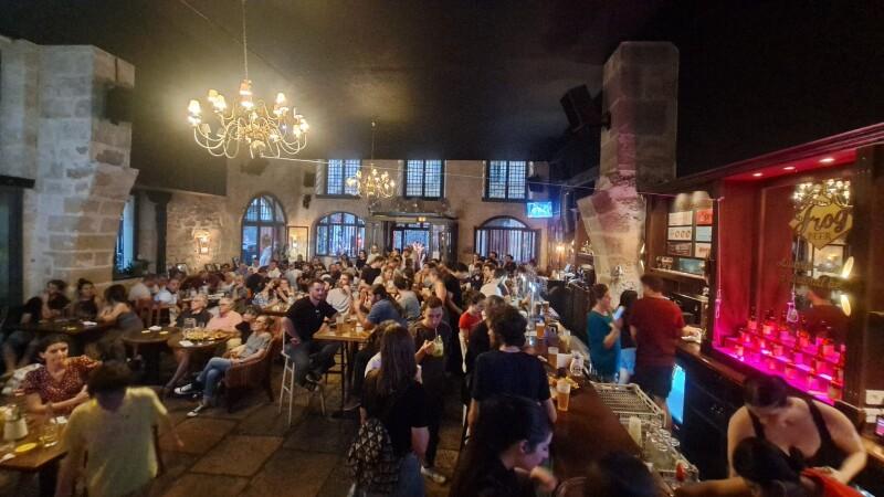 Best Sports Bars in Bordeaux - The Frog & Rosbif - Bordeaux