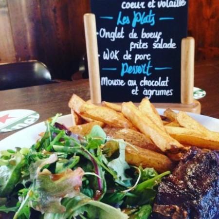 Best Sports Bars in Bordeaux - The Cock and Bull