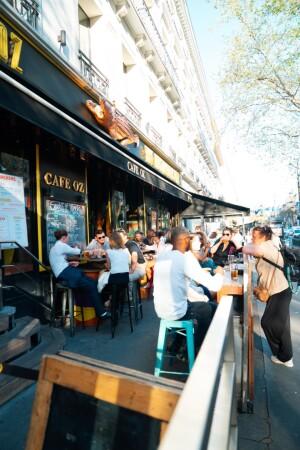 Best Sports Bars in Paris - Café Oz Grands Boulevards