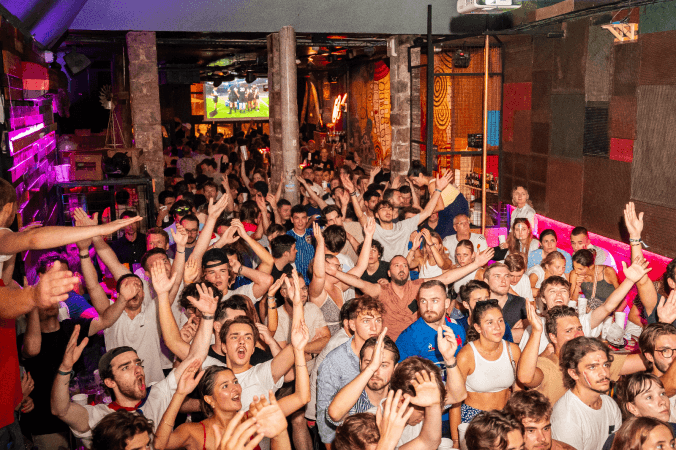 Best Sports Bars in Lille - Café Oz Lille