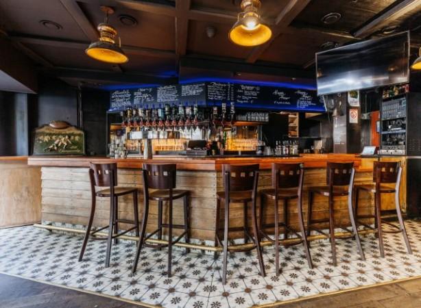 Best Sports Bars in Paris - The French Flair