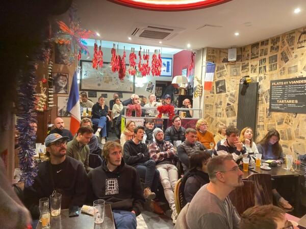 Beste Sportsbars in Paris - Chez Papa Paris Gambetta