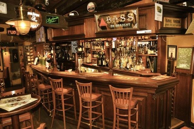 Best Sports Bars in Annecy - Captain Pub