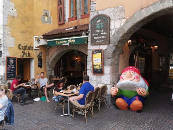 Best Sports Bars in Annecy - Captain Pub