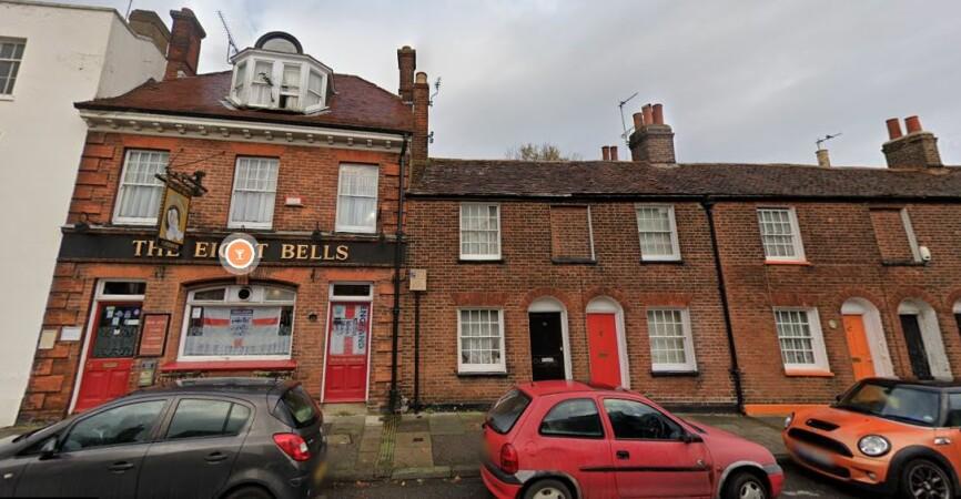 Best Sports Bars in Canterbury - Eight Bells