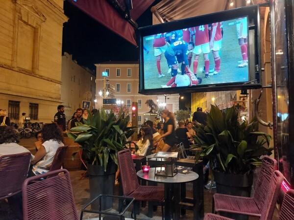 Best Sports Bars in Nice - Master Home