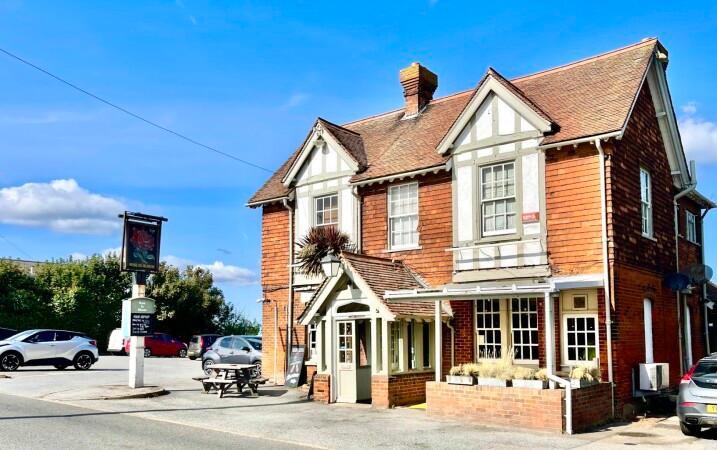 Best Sports Bars in Whitstable - Rose In Bloom