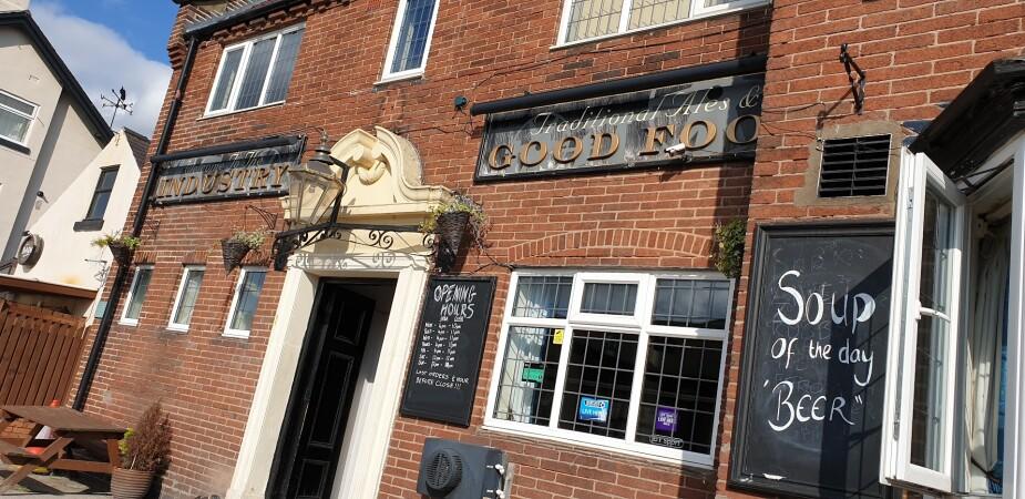 Best Sports Bars in Chesterfield - The Industry Inn