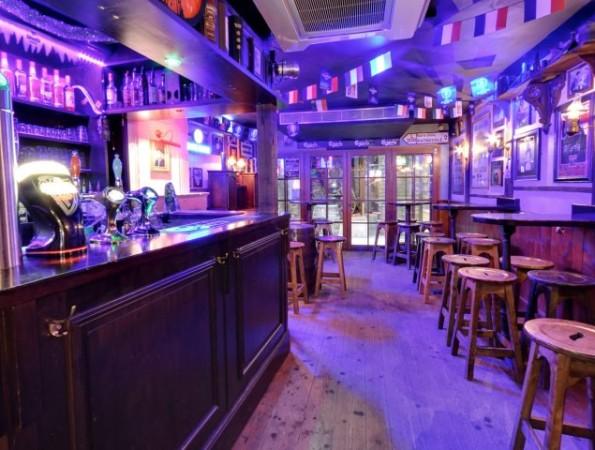 Best Sports Bars in La Rochelle - The General Humbert's - Sports Bar