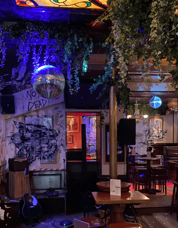 Best Sports Bars in Lyon - Flan' Ruin Pub