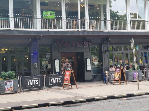Best Sports Bars in Southampton - Yates Southampton