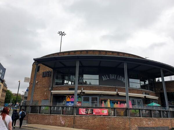 Best Sports Bars in Liverpool - Yates Liverpool (Queen Sq)