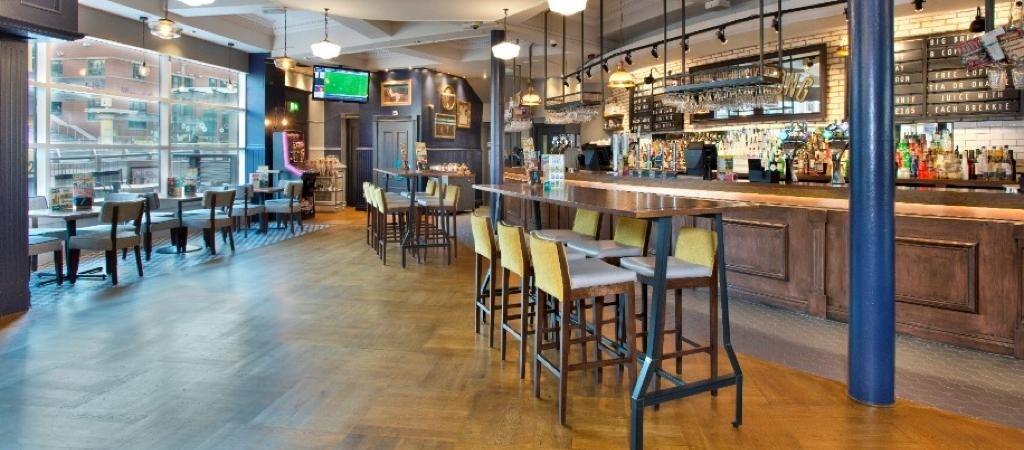 Best Sports Bars in Liverpool - Yates Liverpool (Queen Sq)