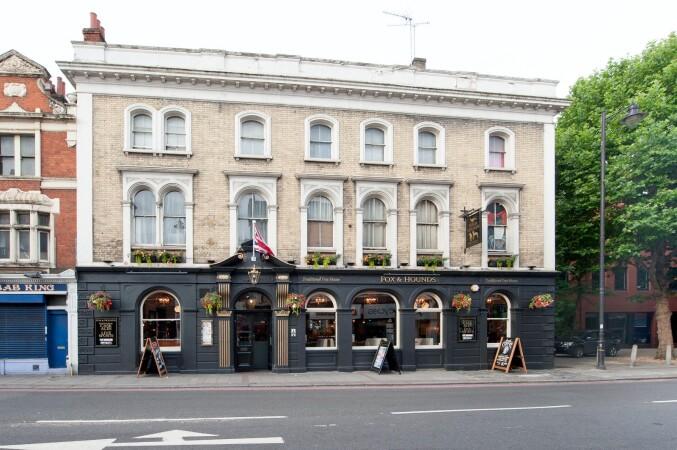 Best Sports Bars in Putney - Fox & Hounds Putney
