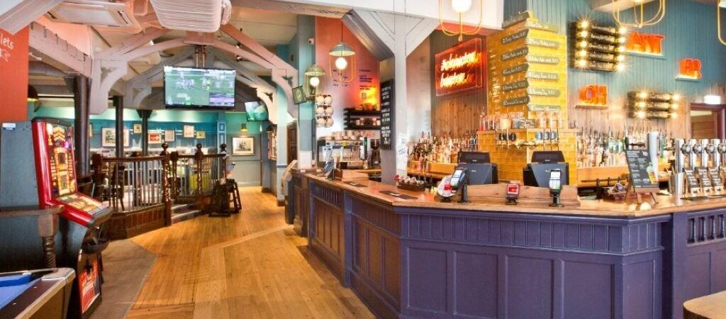 Best Sports Bars in Edinburgh - The Chanter