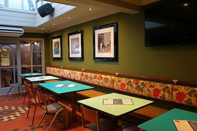 Best Sports Bars in Loughton - Hollybush