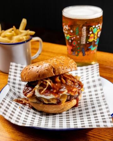 Best Sports Bars in Loughton - Hollybush