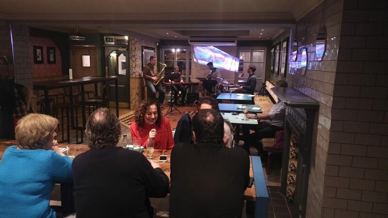 Best Sports Bars in Loughton - Hollybush