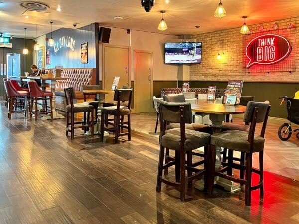 Best Sports Bars in Blackpool - Yates Blackpool Market Street