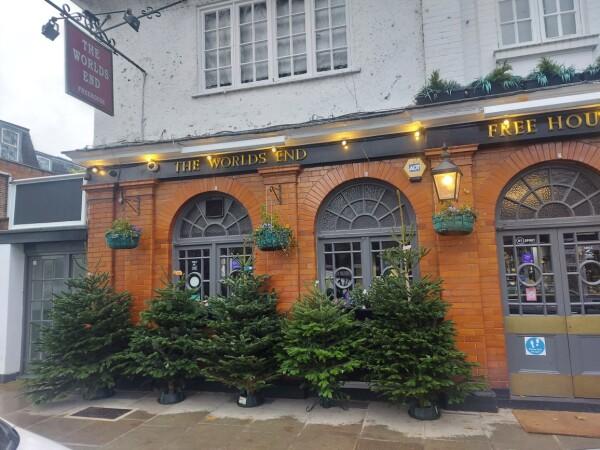 Best Sports Bars in Hampton - Worlds End