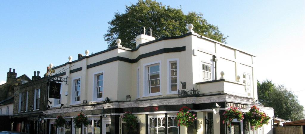 Best Sports Bars in Hampton - Star