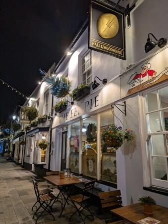Best Sports Bars in Twickenham - Eel Pie