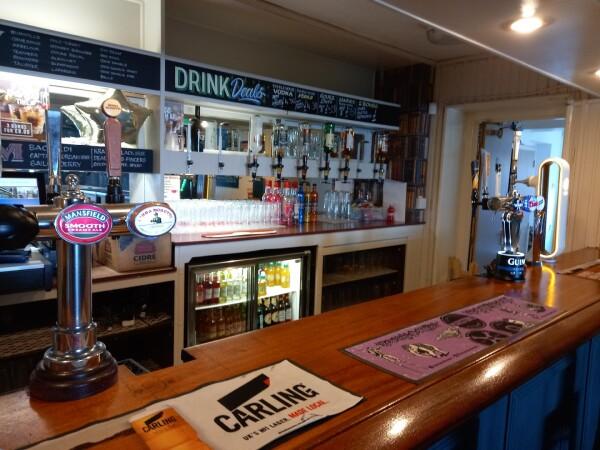 Best Sports Bars in Hull - Pelican