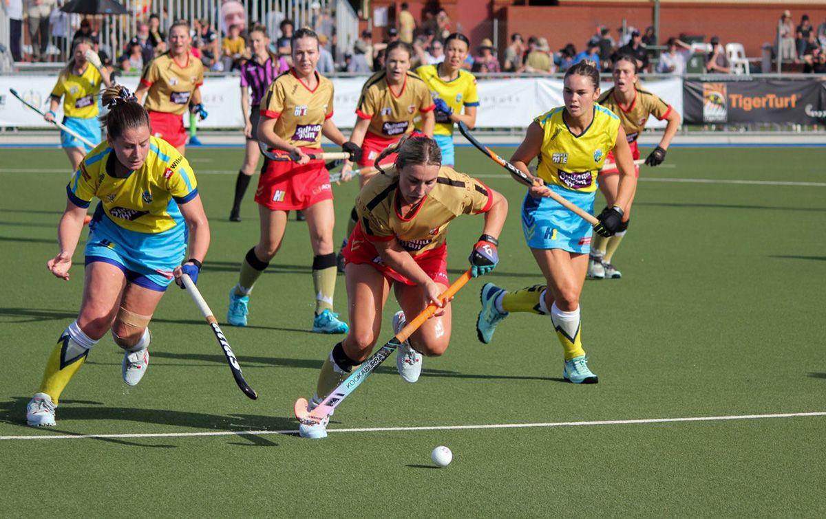 pubs showing Field Hockey, Watch Field Hockey live nears me, Bars showing Field Hockey, Where to watch Field Hockey live