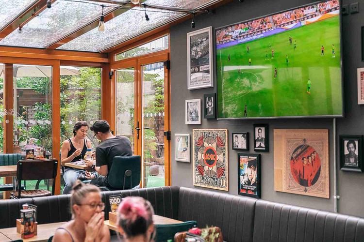 Catch every moment up close