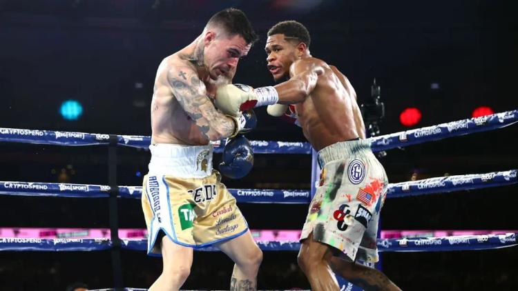 Experience the biggest boxing matchups at a pub near you.