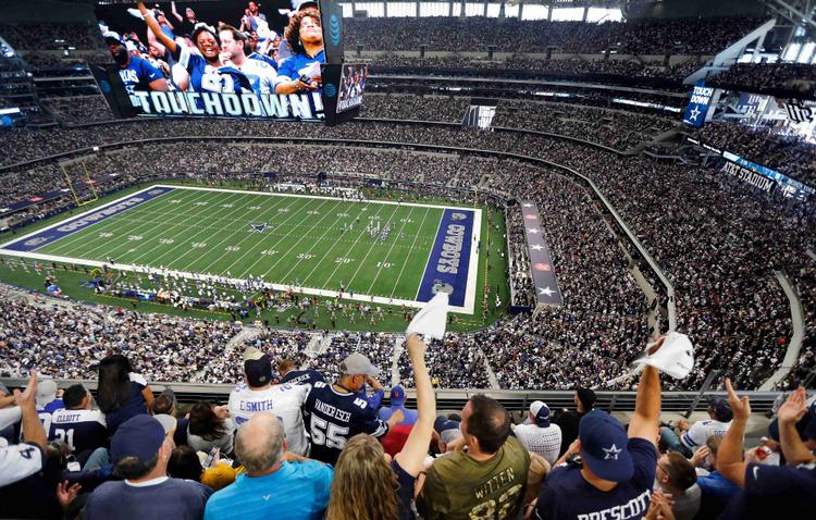 Find sports bars across the US showing Dallas Cowboys games live with dedicated fans and game-day atmosphere.