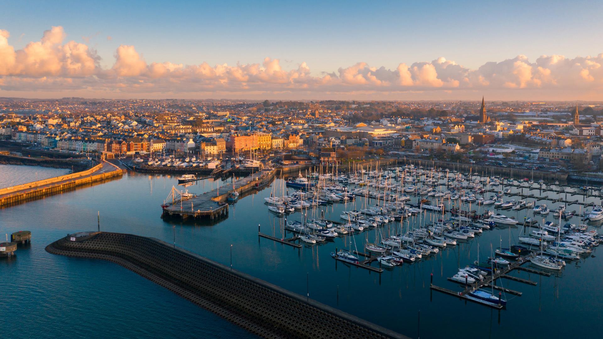 Sports bar, Sports pub, Down