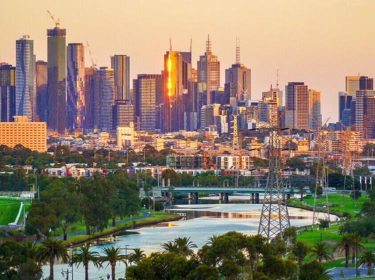 Discover pubs showing live sport in West Footscray