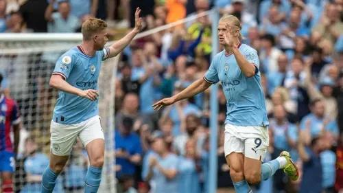 Le championnat anglais, réputé pour sa vitesse et ses rivalités intenses.