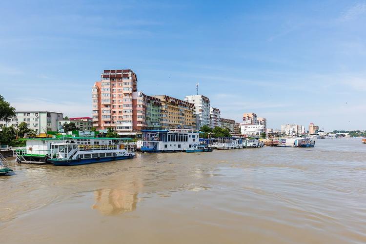 Tous les matchs de la Roumanie en direct — trouve le bar parfait pour vibrer avec la Tricolorii.