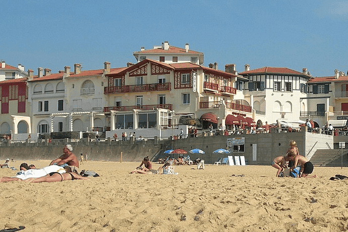 Entre surf et rugby, profitez d’un bon match dans un bar sportif à Hossegor.