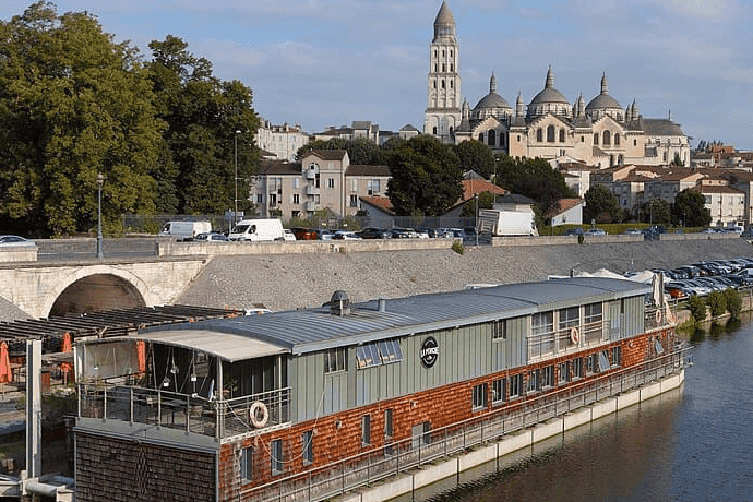 À Périgueux, trouvez les meilleurs bars sportifs pour vos soirées match entre amis.