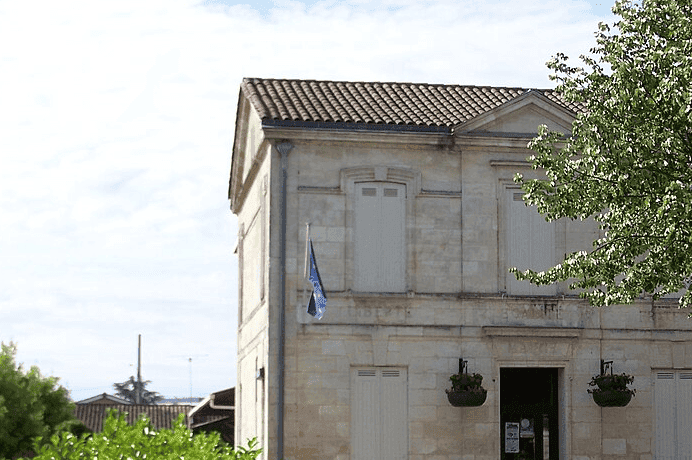 À deux pas de Bordeaux, suivez les Girondins ou un match de rugby dans un bar à Villenave-d’Ornon.